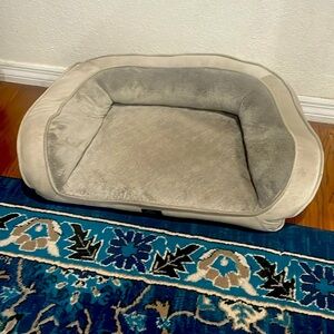 Bed for medium dogs.
